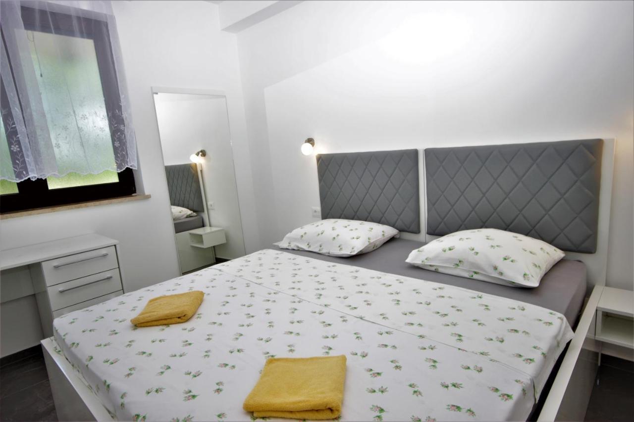 Apartments Smitran Banjole Ngoại thất bức ảnh